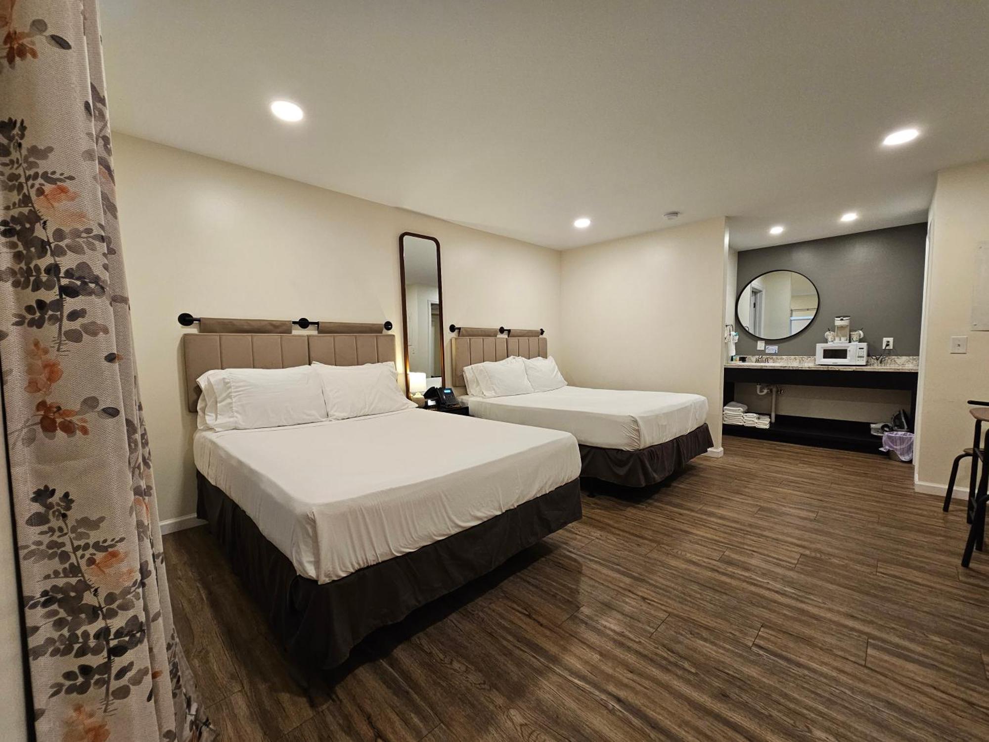Hotel The Honey Bee